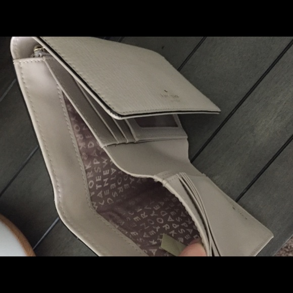 Kate Spade Wallet - Picture 5 of 6
